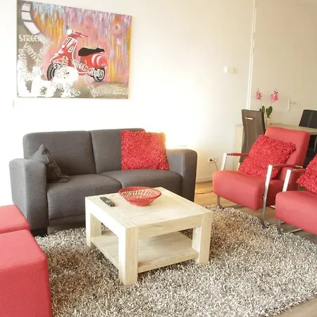 570 Calypso Centre With Private Parking *non Smoking* *
